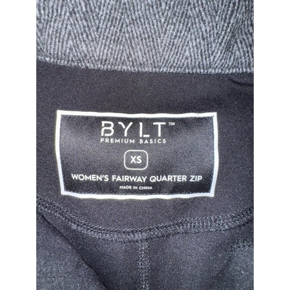 BYLT black athletic jacket magnetic close‎ side slits 1/4 zip front pocket XS